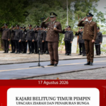 KAJARI BELITUNG TIMUR PIMPIN UPACARA ZIARAH DAN PENABURAN BUNGA DI MAKAM PAHLAWAN MANGGAR.